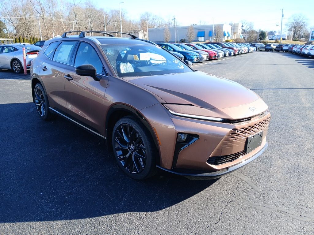 2025 Toyota Crown Signia Limited's photo