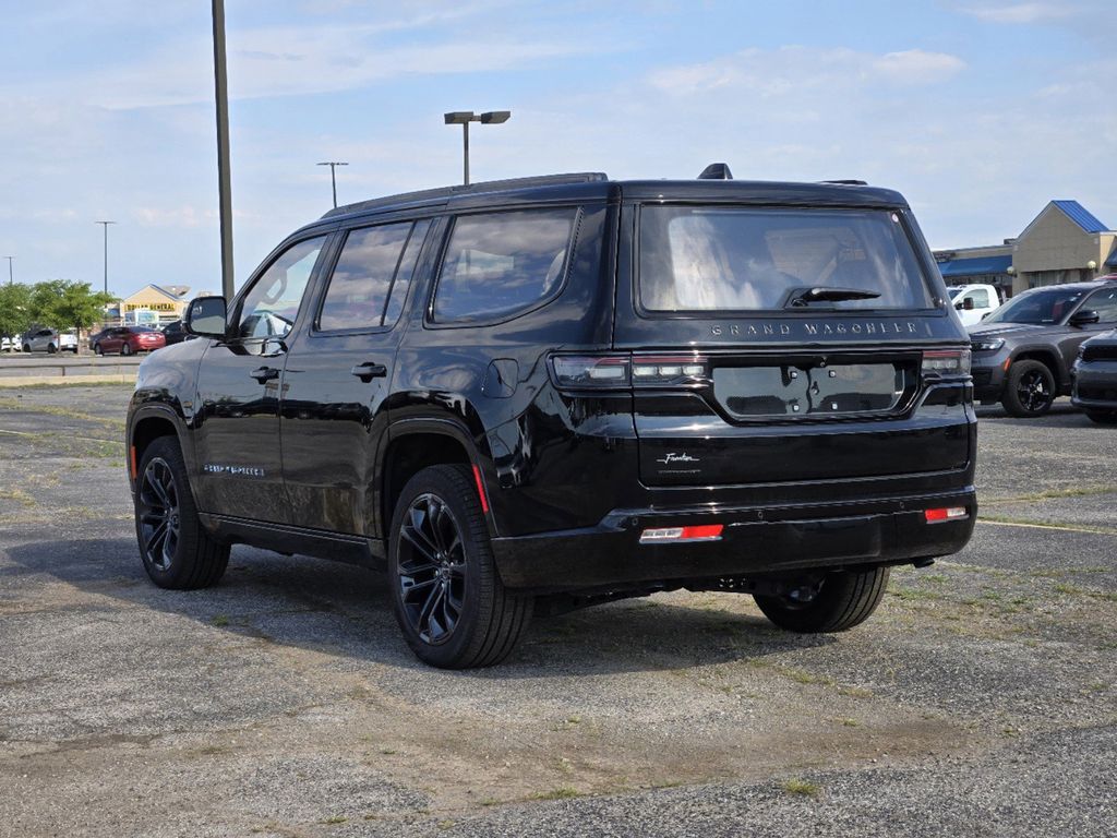 2023 Jeep Grand Wagoneer Series III 3