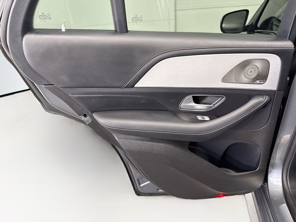 Thumbnail: 2025 Mercedes-Benz GLE - 25