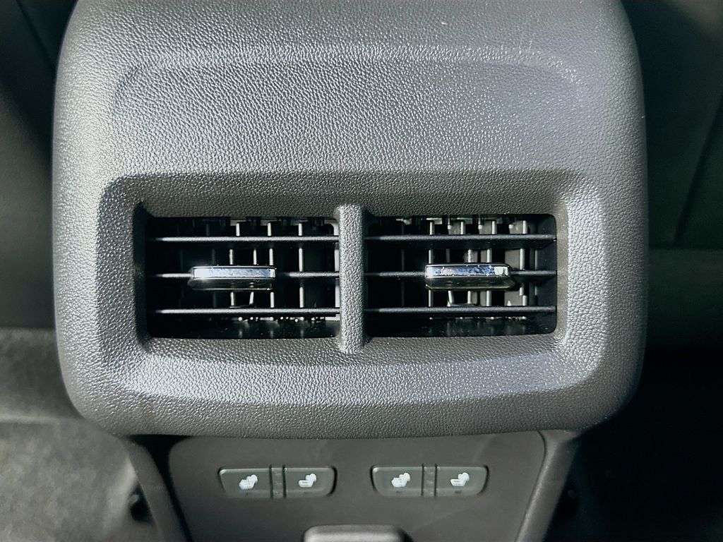 Thumbnail: 2023 Chevrolet Equinox - 25