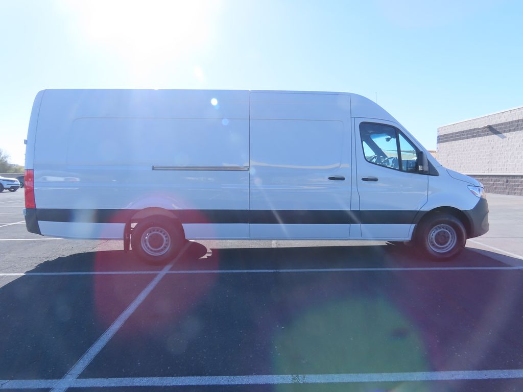 Thumbnail: 2026 Mercedes-Benz Sprinter - 4