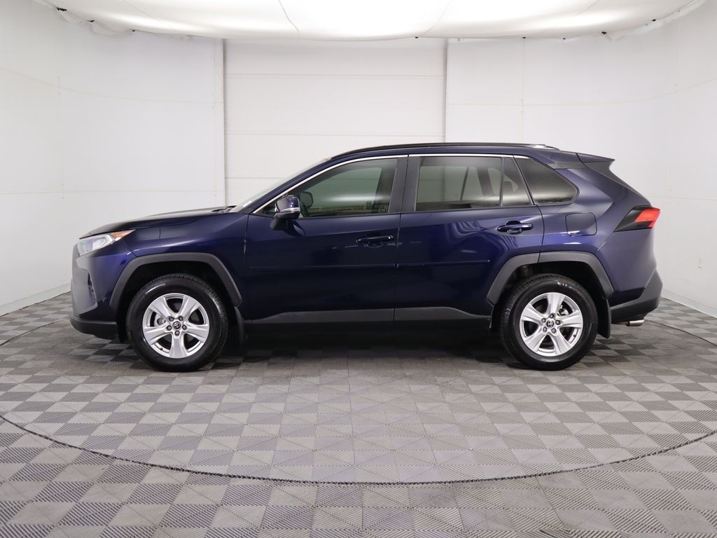 Thumbnail: 2021 Toyota RAV4 - 8