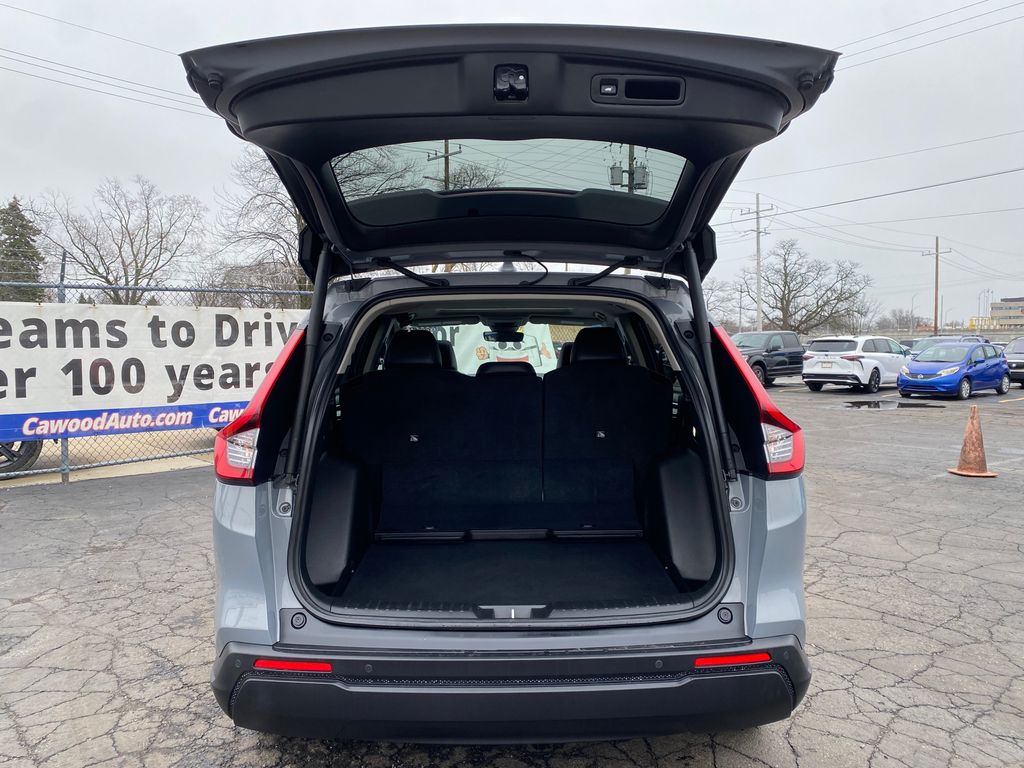 View vehicle photo 4