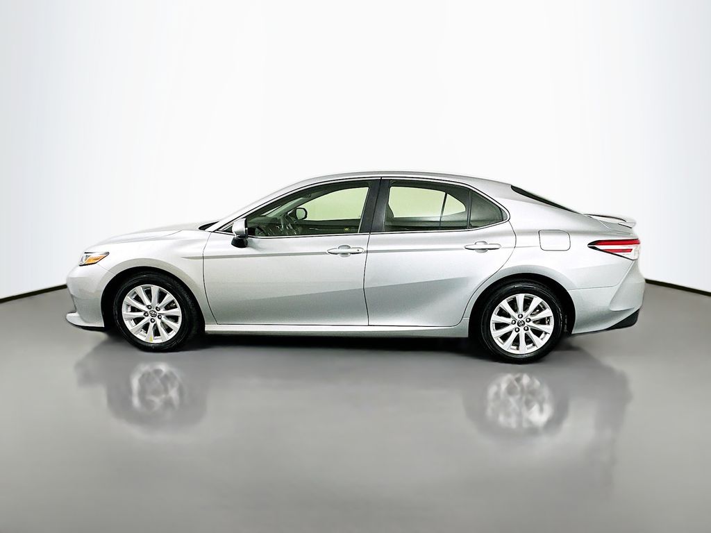 Thumbnail: 2018 Toyota Camry - 8