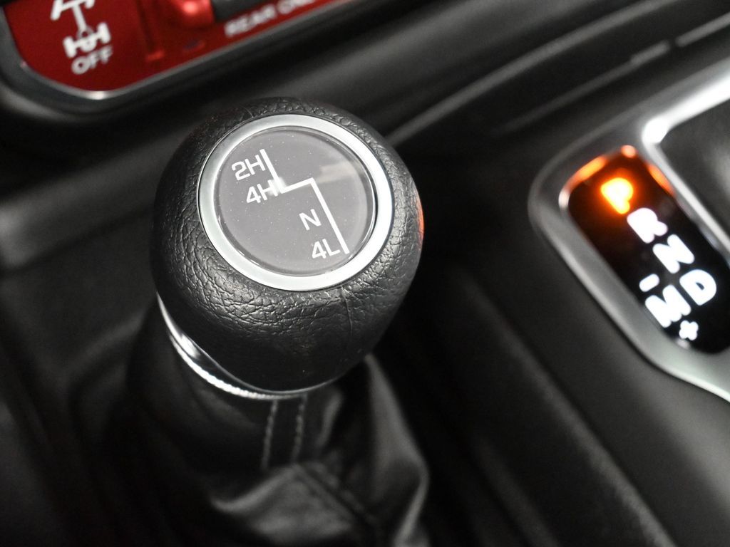 New 2026 Granite Crystal Metallic Clearcoat Jeep Willys image 23