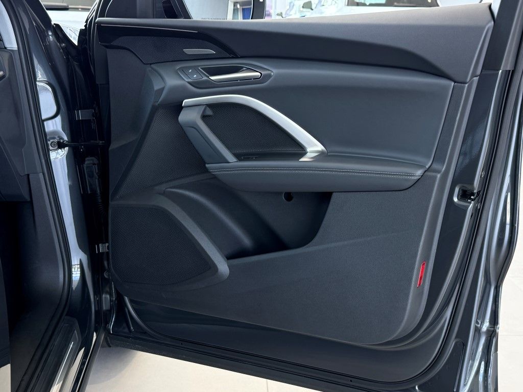 2025 Audi Q5 Premium 9