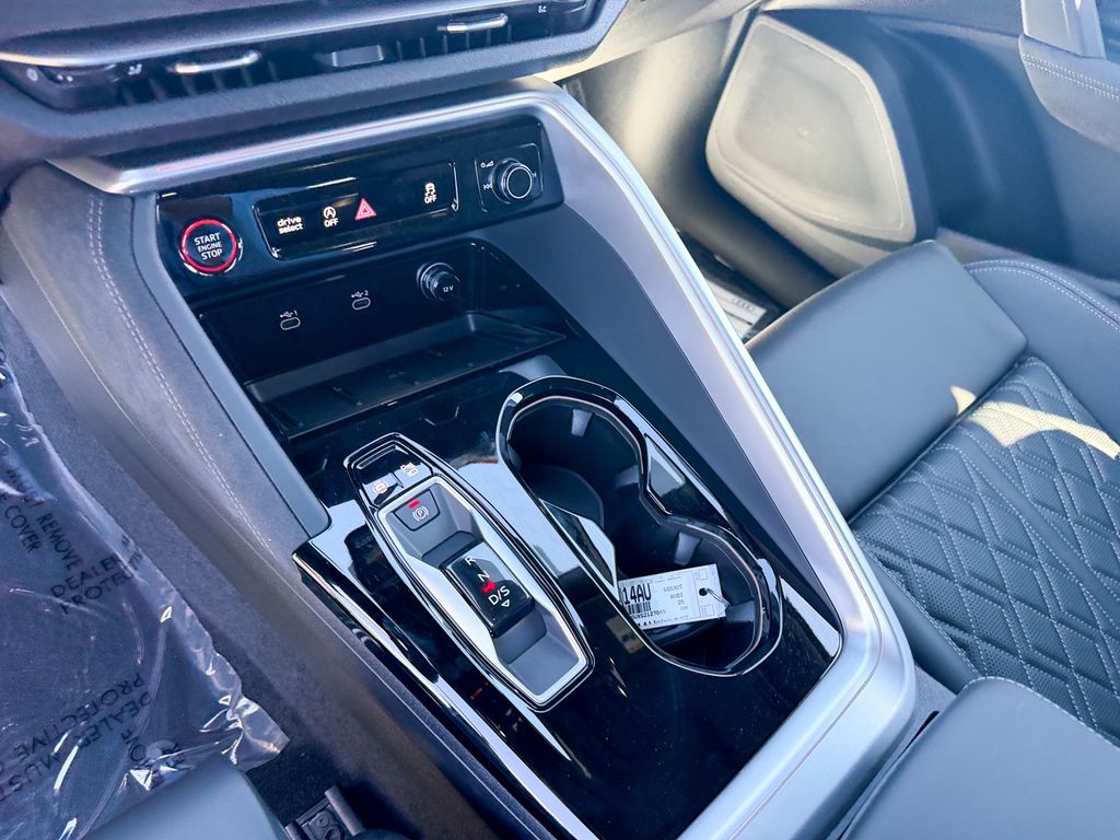 New 2025 Black Audi 3.0T Prestige image 21