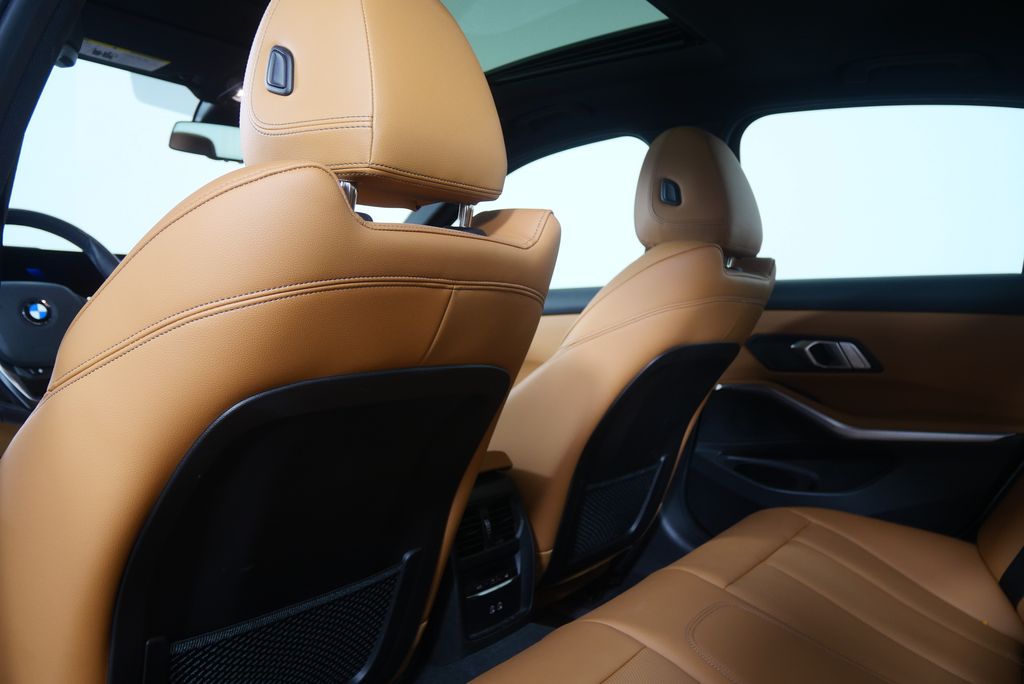 Thumbnail: 2023 BMW 3 Series - 16