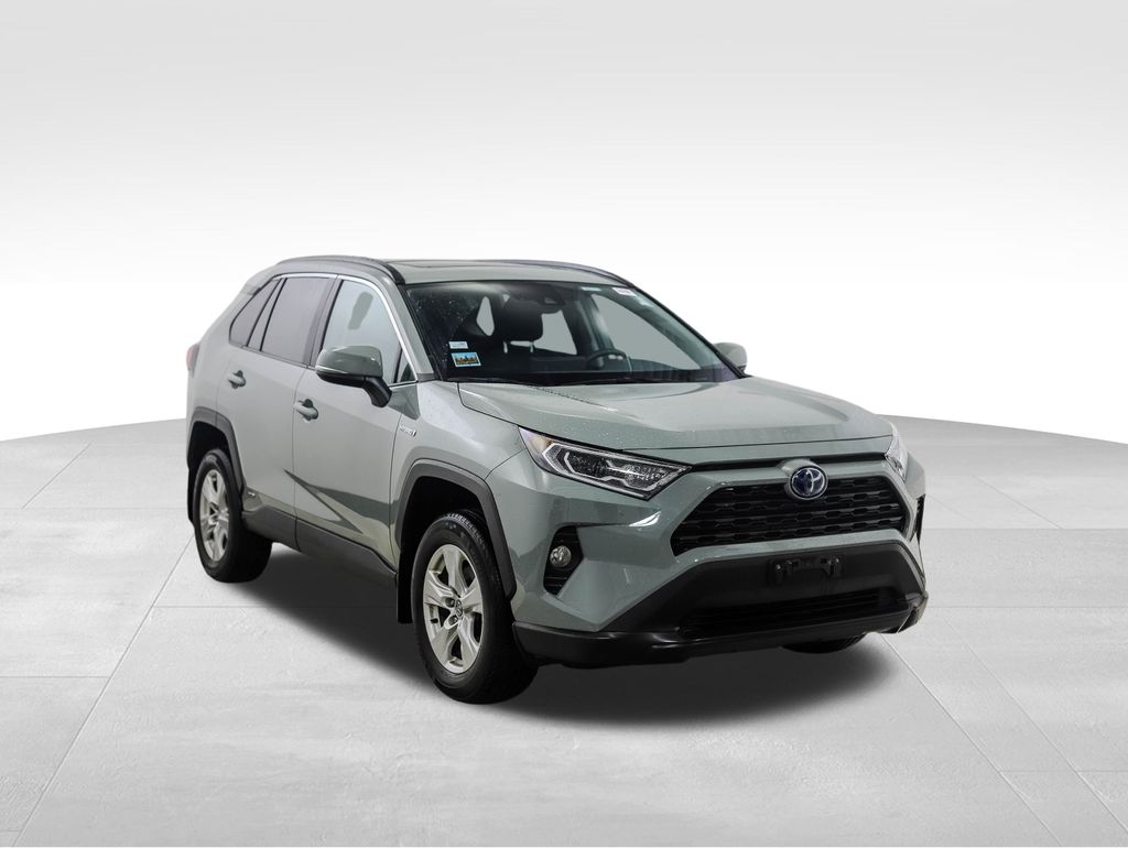 2020 Toyota RAV4 XLE 7