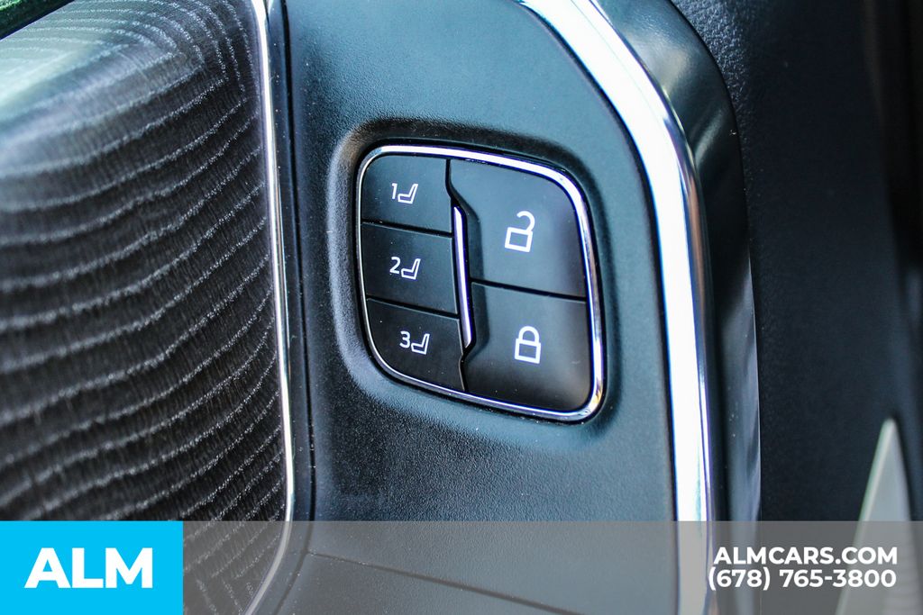 Used 2025 White Ford Platinum image 38