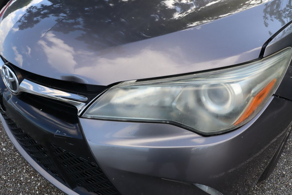 2017 Toyota Camry SE 3