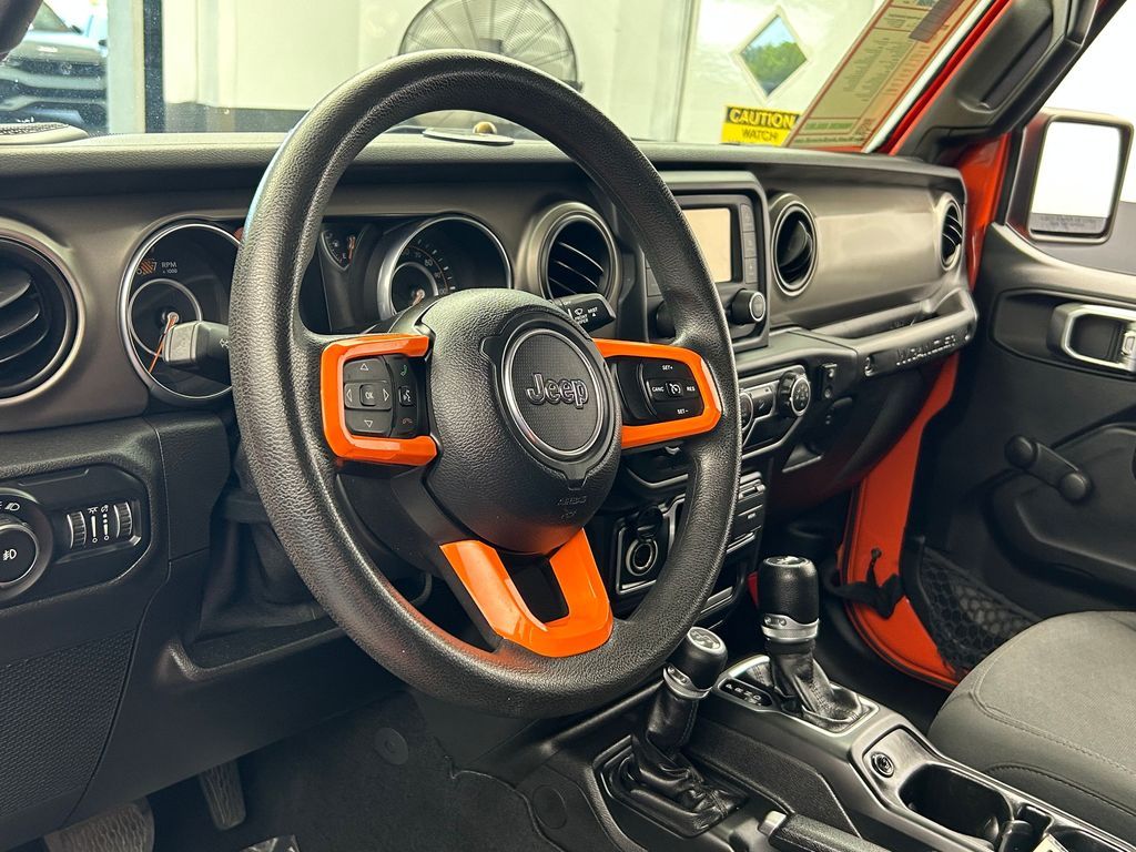 Used 2018 Punkn Metallic Clearcoat Jeep Unlimited Sport image 38