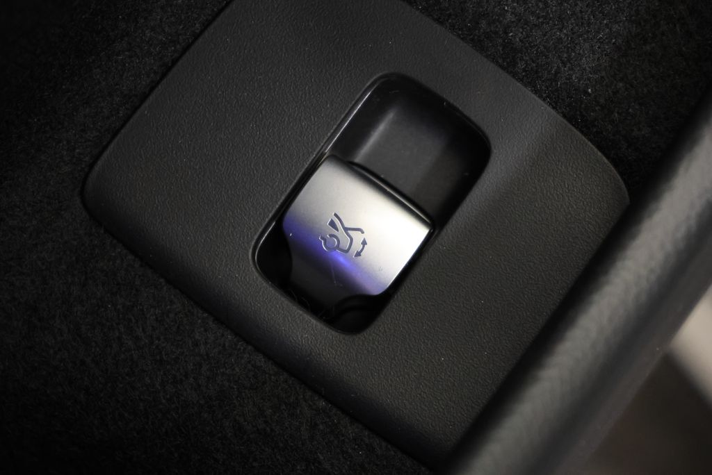 Thumbnail: 2026 Mercedes-Benz E-Class - 31