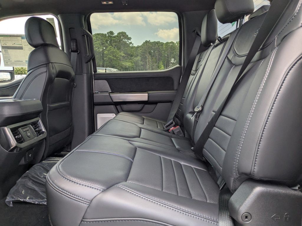2025 Ford F-350 Super Duty Platinum