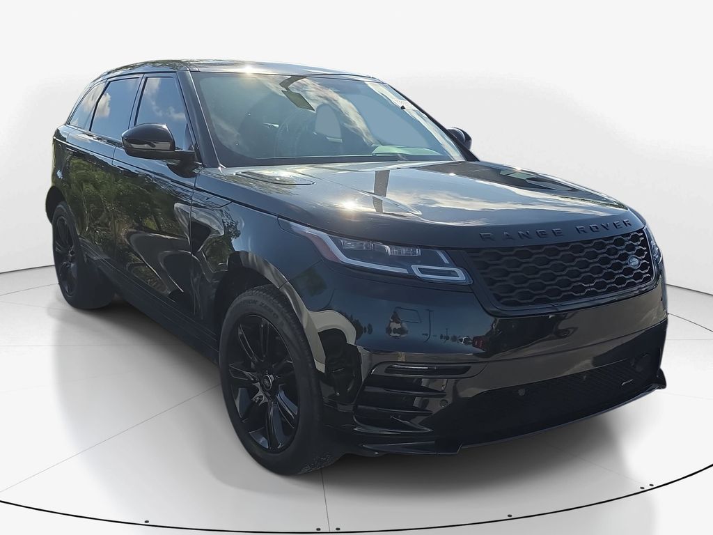 Used 2023  Land Rover R-Dynamic S image 2