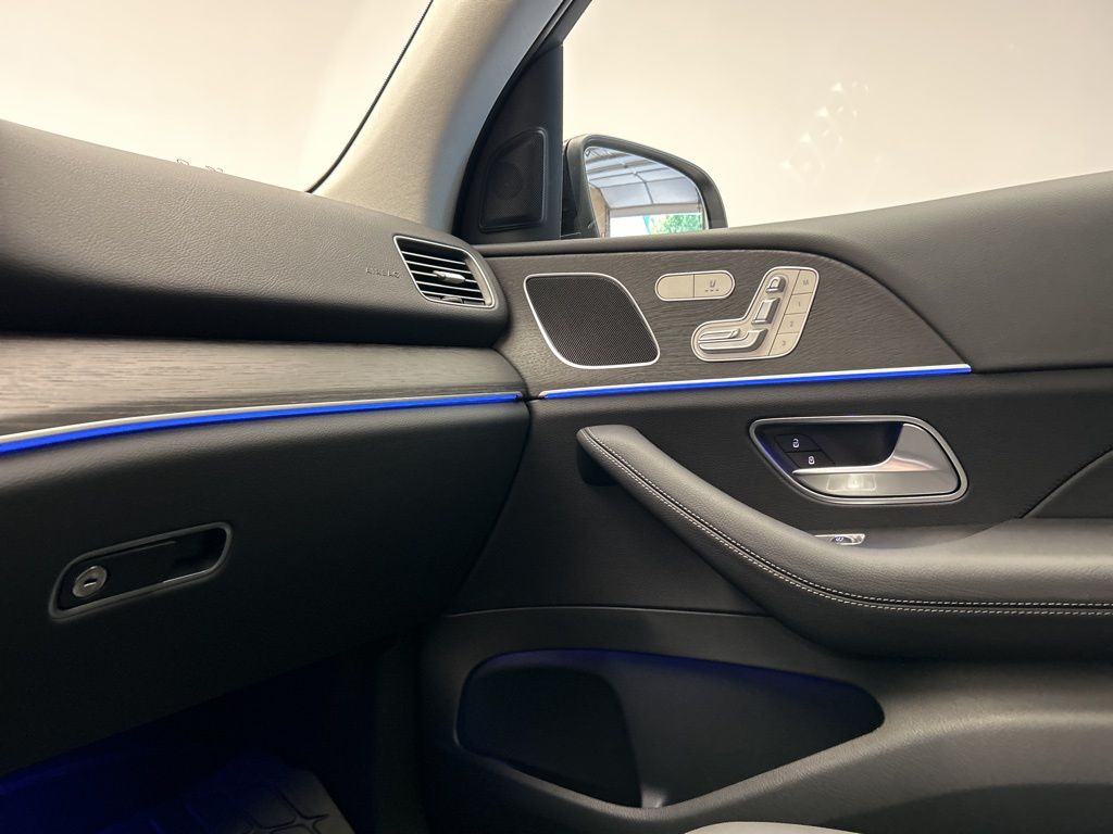 Thumbnail: 2026 Mercedes-Benz GLE - 21