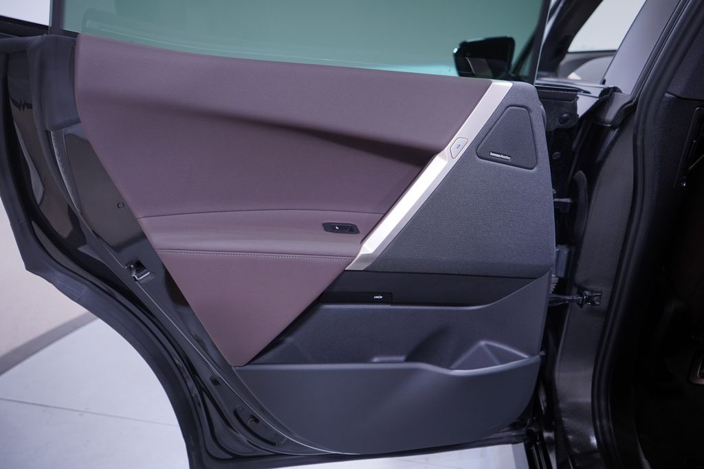 Thumbnail: 2026 BMW iX - 14