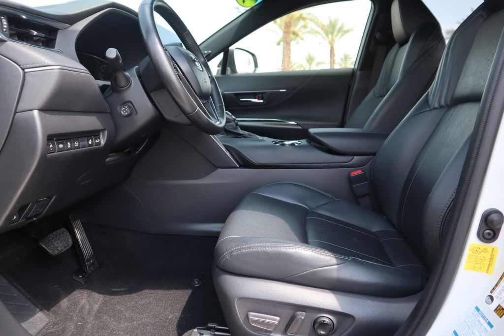 Thumbnail: 2021 Toyota Venza - 17