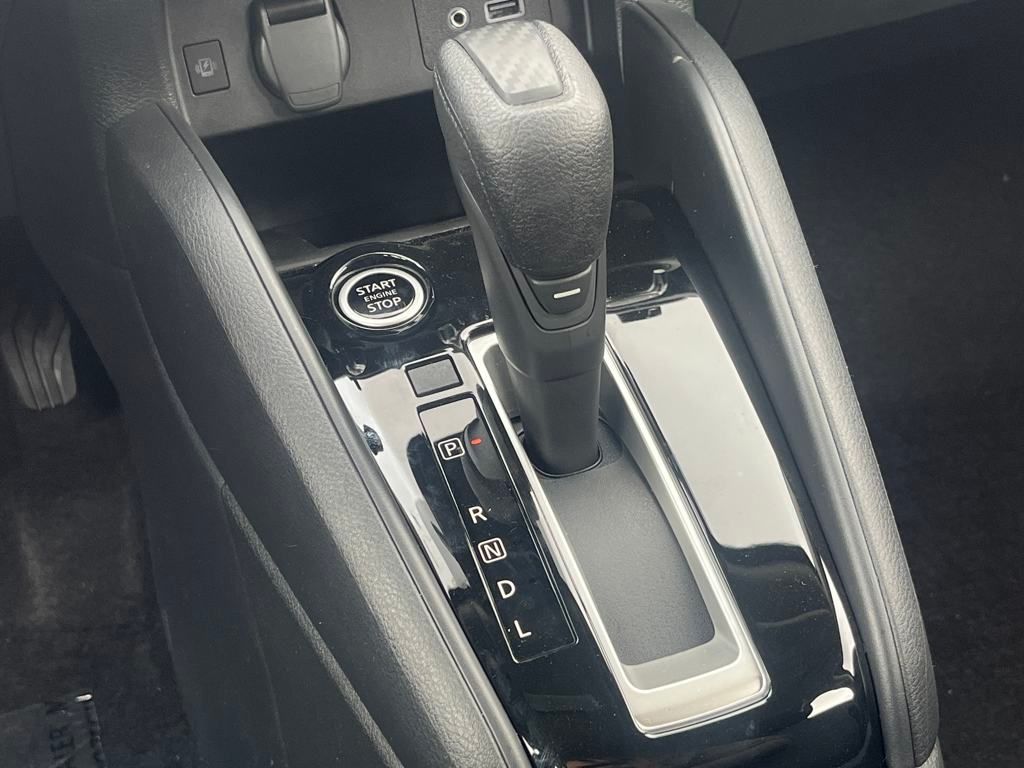 2025 Nissan Versa 1.6 SV photo