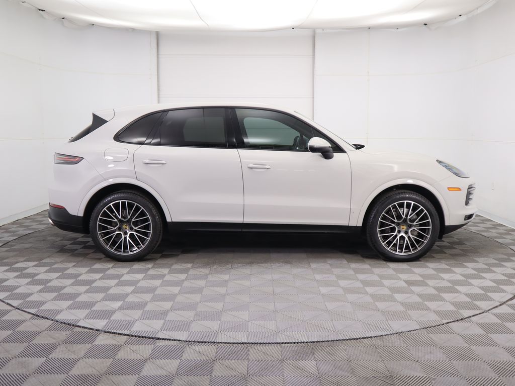 Thumbnail: 2021 Porsche Cayenne - 4