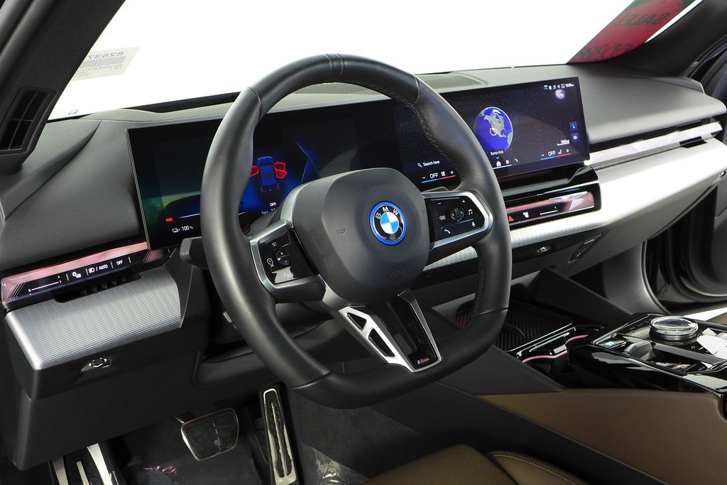 Thumbnail: 2024 BMW i5 - 30