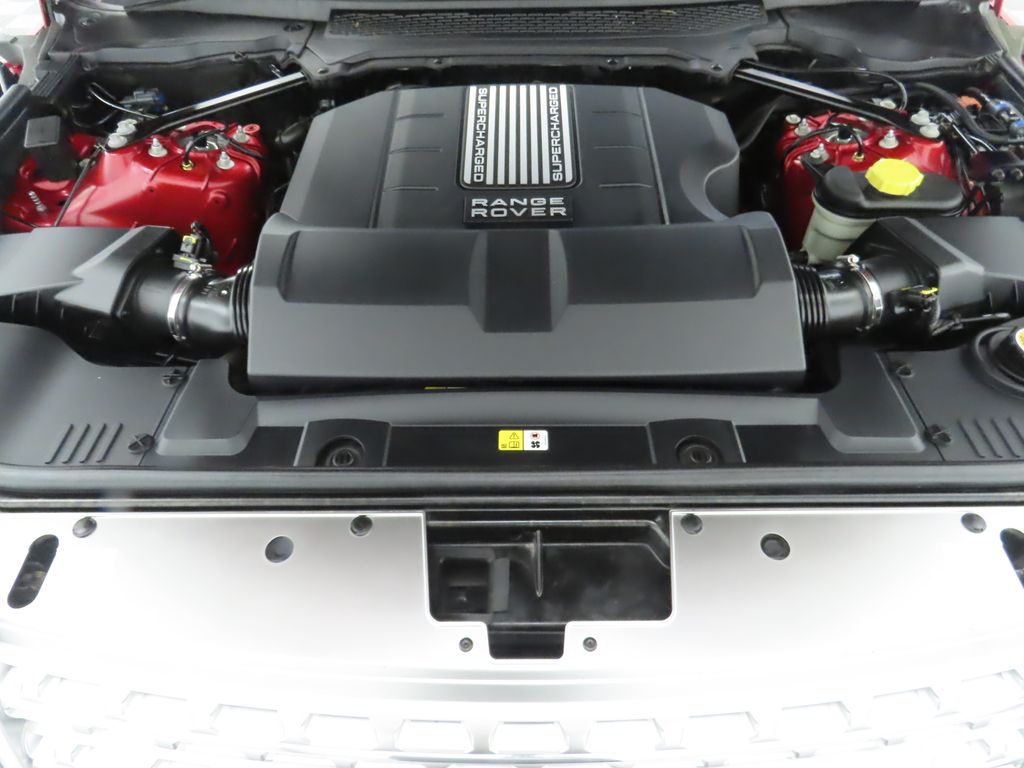 2014 Land Rover Range Rover Supercharged 32