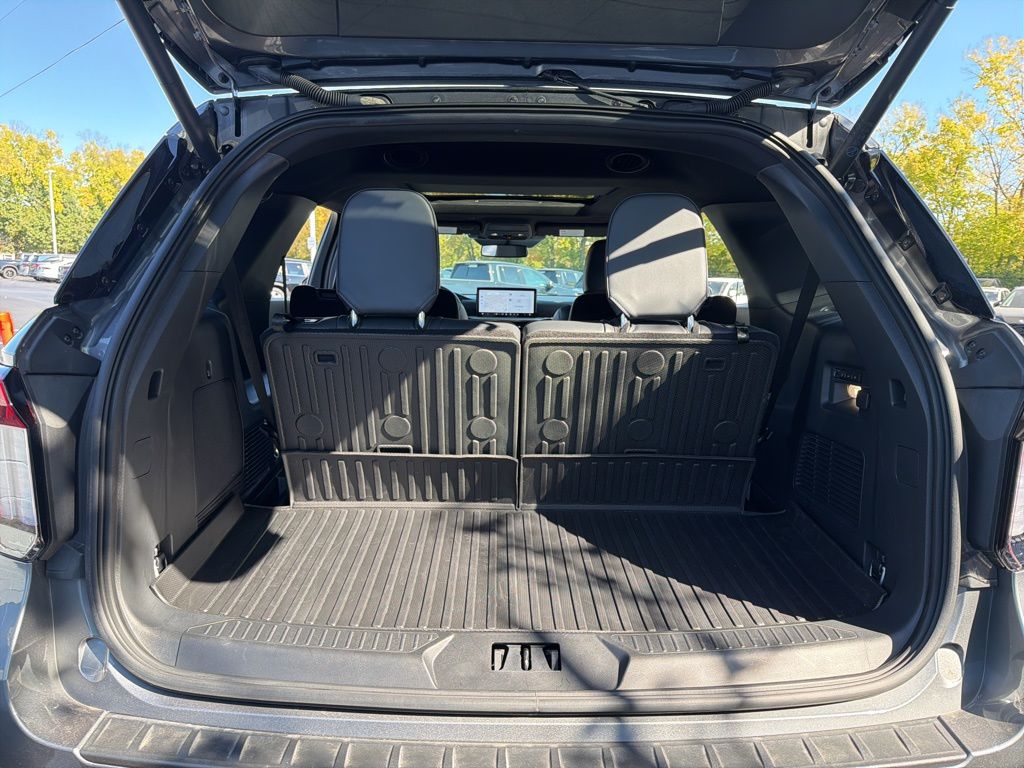 Thumbnail: 2025 Ford Explorer - 22