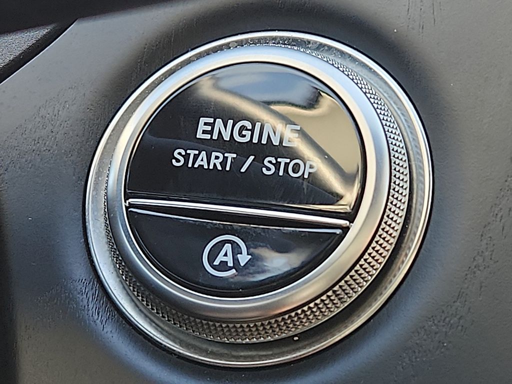 Thumbnail: 2025 Mercedes-Benz E-Class - 25