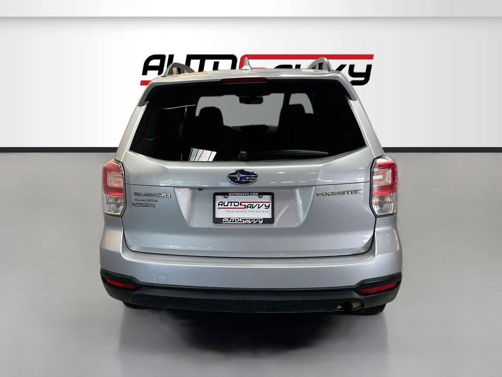 Used 2018 Ice Silver Metallic Subaru 2.5i Premium image 6