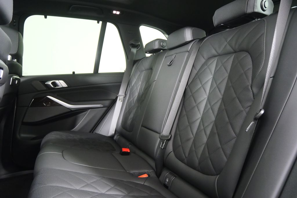 Thumbnail: 2026 BMW X5 - 30