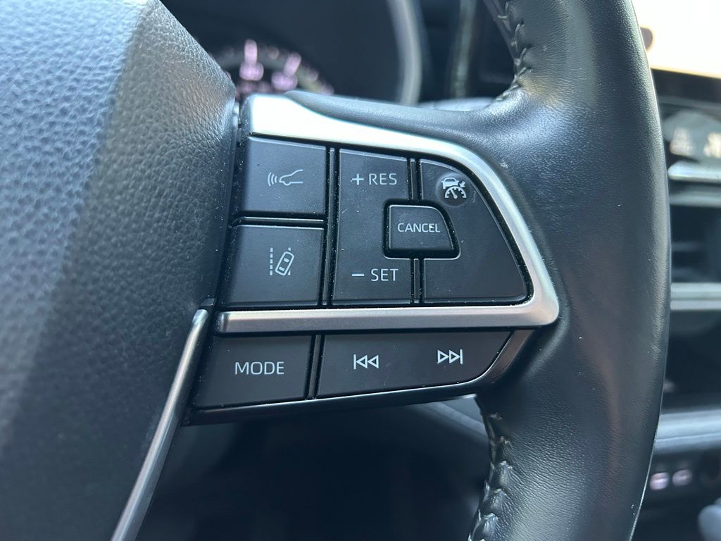 Thumbnail: 2023 Toyota Highlander - 19