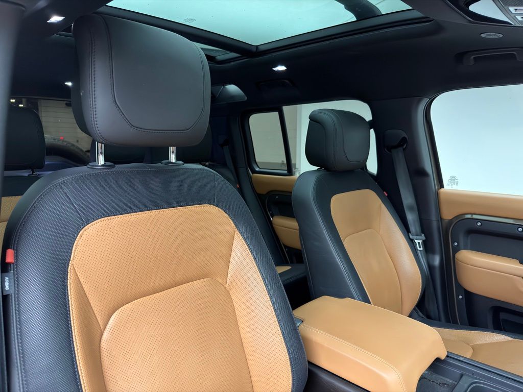 Thumbnail: 2024 Land Rover Defender - 6