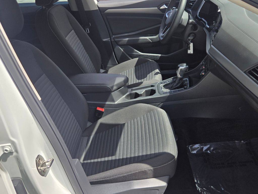 2023 Volkswagen Jetta - $14,600