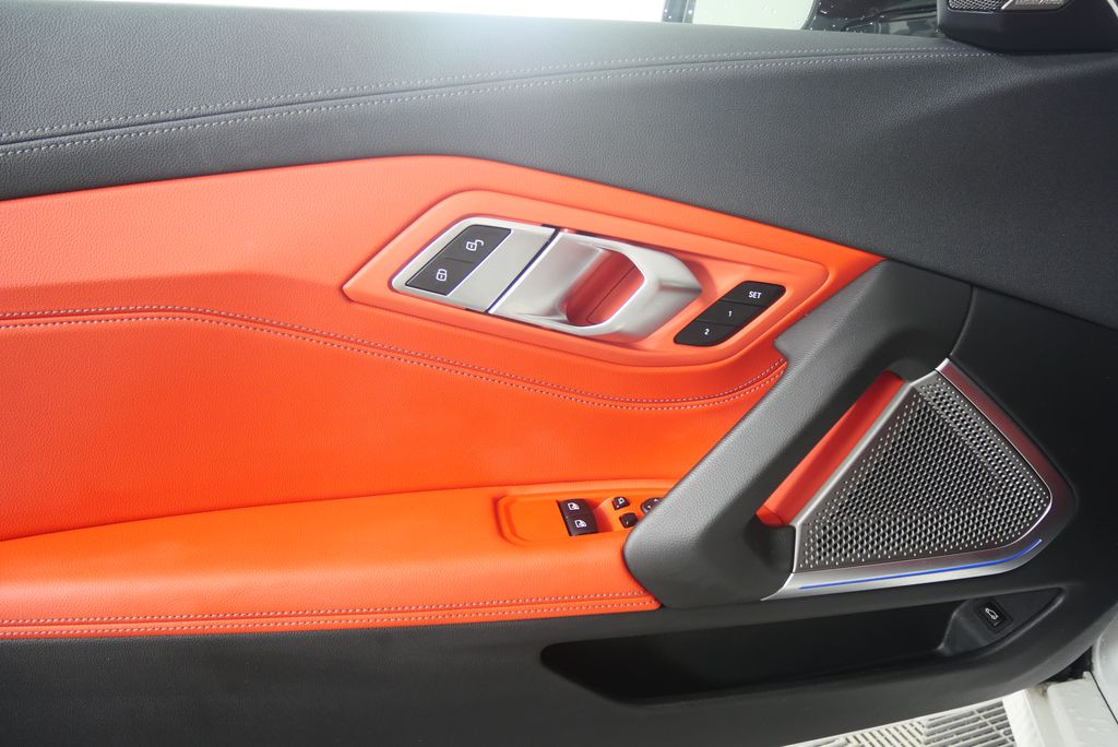 Thumbnail: 2022 BMW Z4 - 9