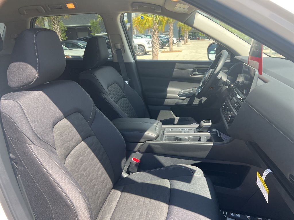 2025 Glacier White Nissan Pathfinder S FWD SUV