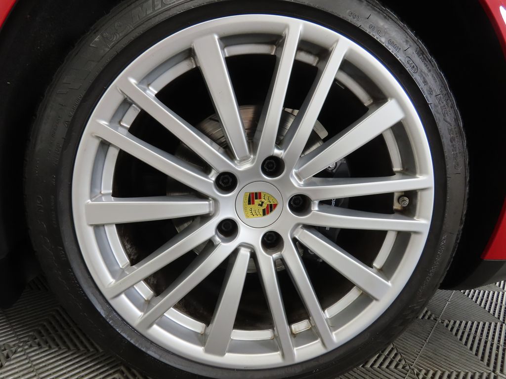 Thumbnail: 2017 Porsche Panamera - 30