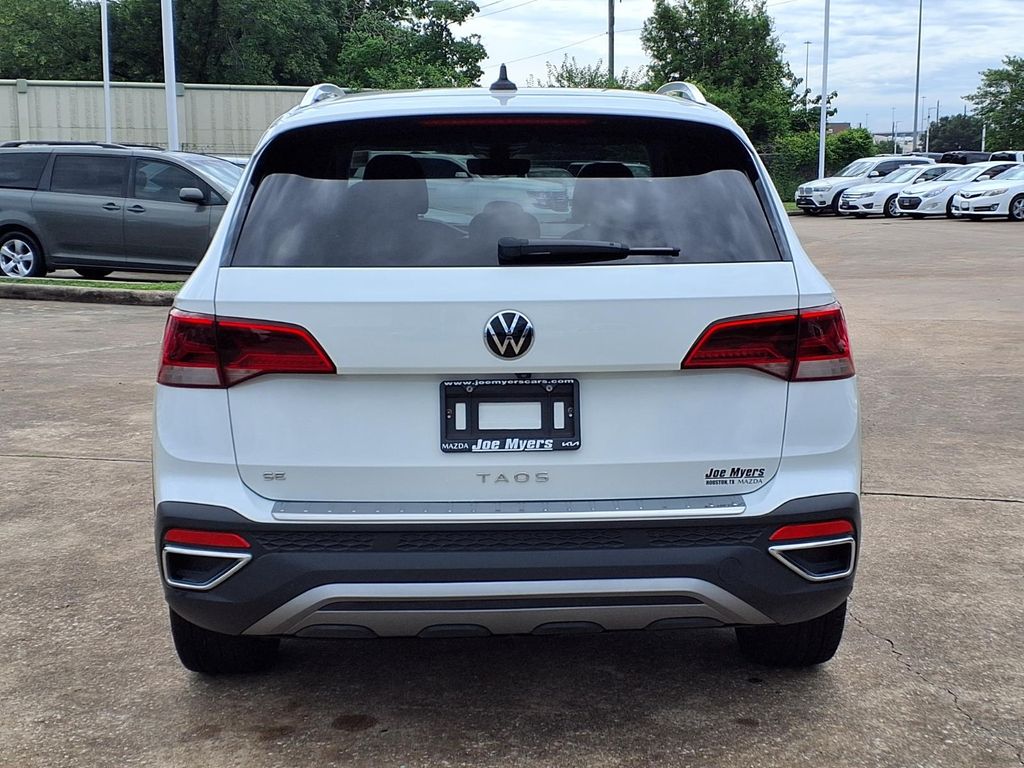 2023 Volkswagen Taos 1.5T SE White at DeMontrond Auto Country
