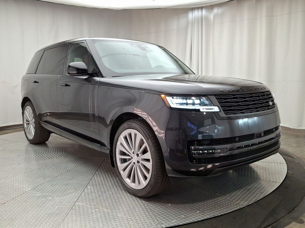 2025 Land Rover Range Rover SE 2