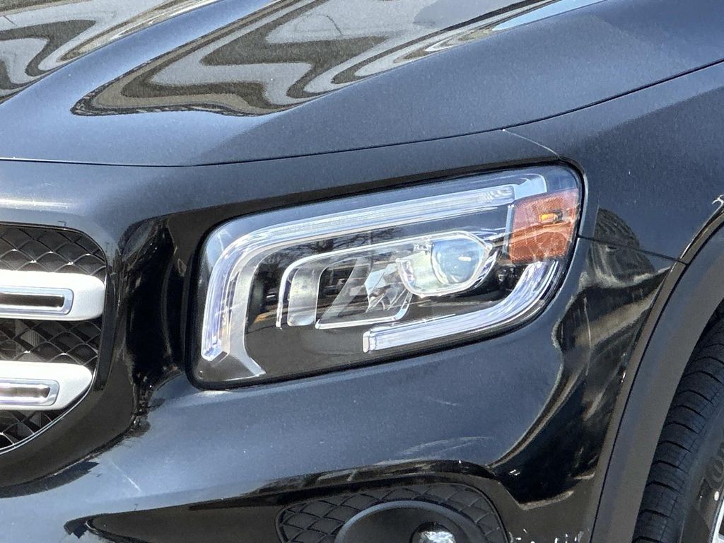 Thumbnail: 2022 Mercedes-Benz GLB - 3