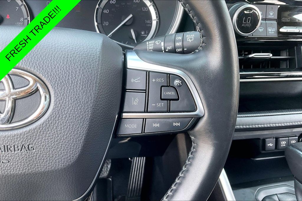 Used 2021 Toyota Highlander SUV