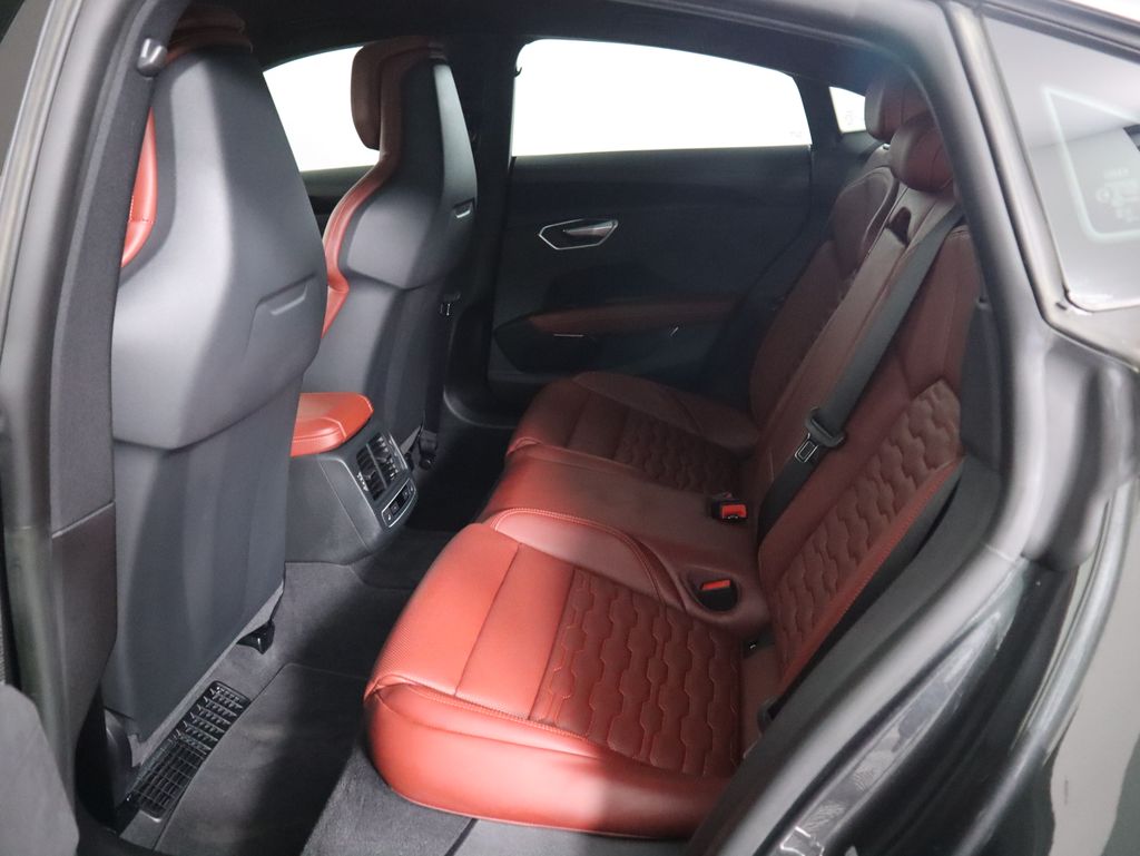 Thumbnail: 2023 Audi e-tron GT - 22