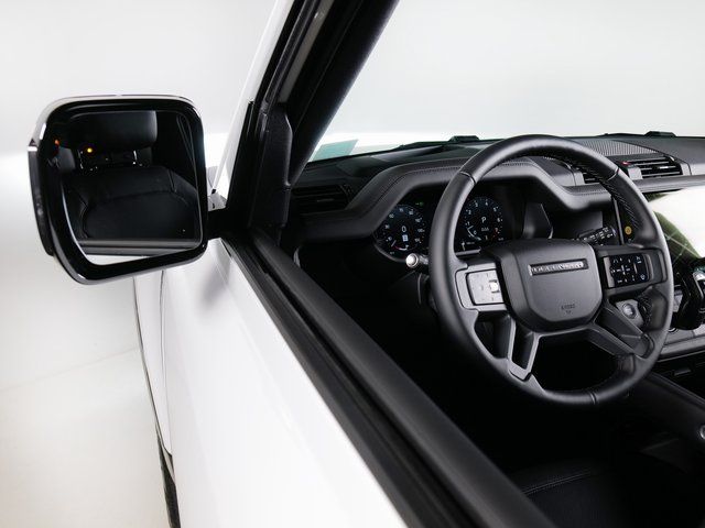 New 2026 White Land Rover X-Dynamic SE image 24