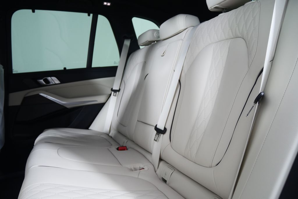 Thumbnail: 2026 BMW X5 - 15