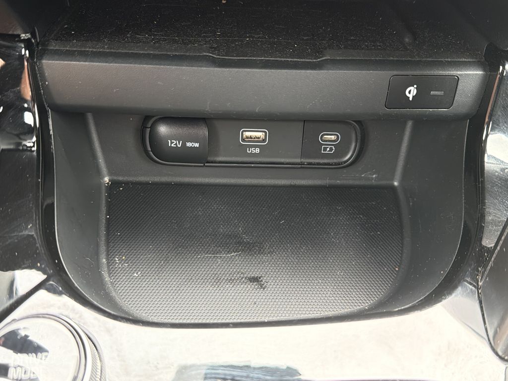 Used 2025 Kia Seltos SUV