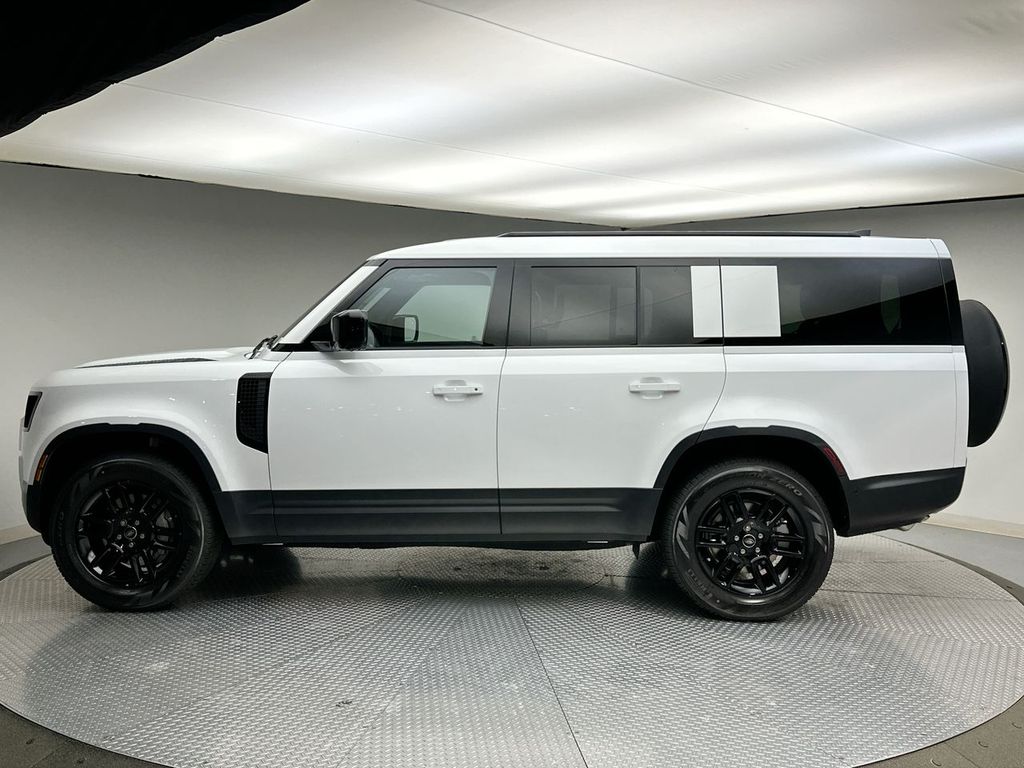 2025 Land Rover Defender 130 2