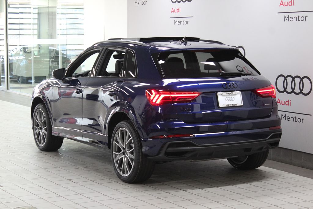 Thumbnail: 2025 Audi Q3 - 4