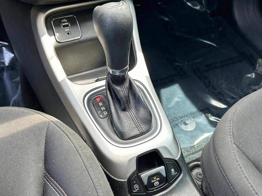 Thumbnail: 2018 Jeep Compass - 13
