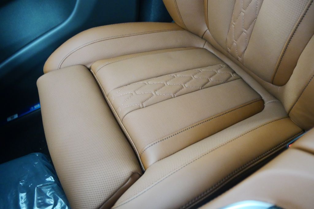2026 BMW X7 M60i 24