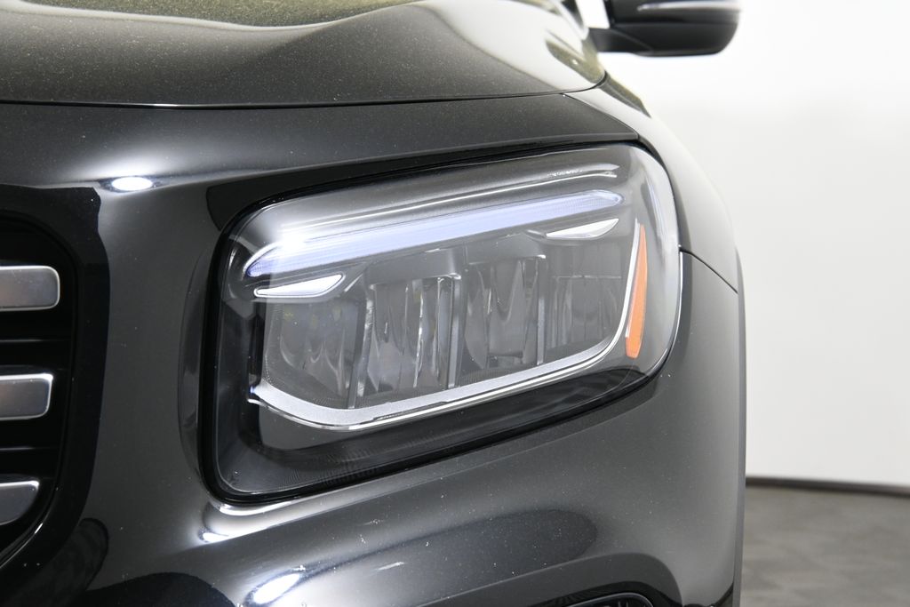 2025 Mercedes-Benz GLB 250 10