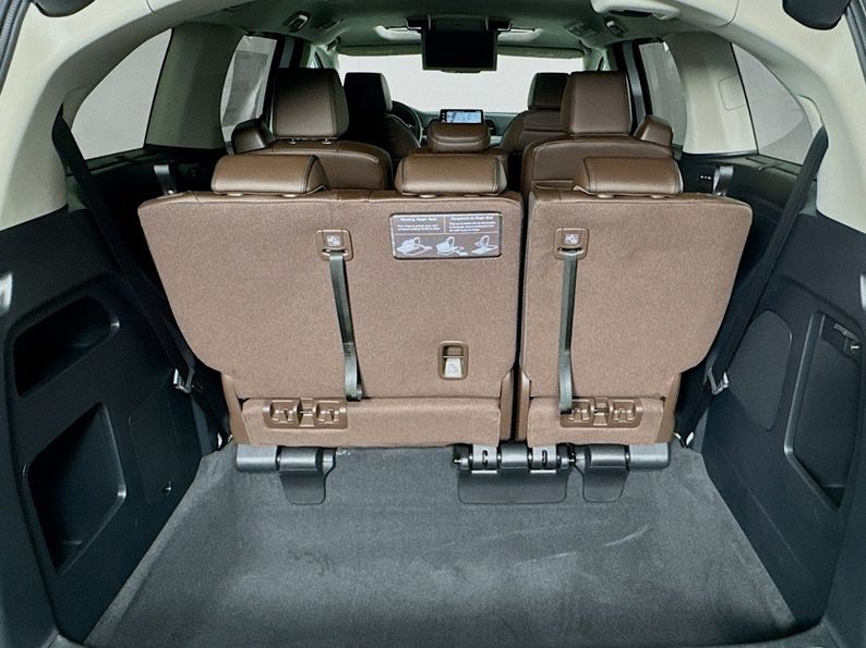2025 Honda Odyssey Touring photo